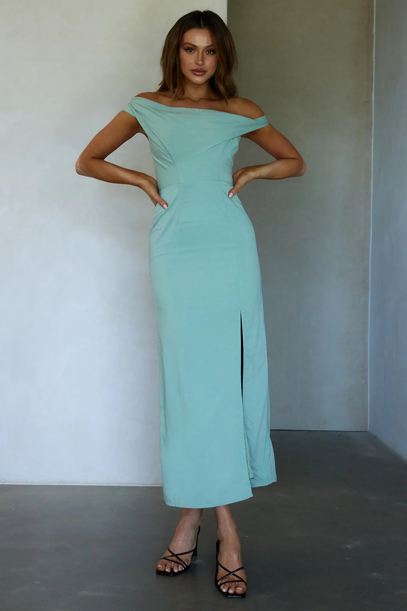 Miriam On-Off Shoulder Midi Dress Pistachio