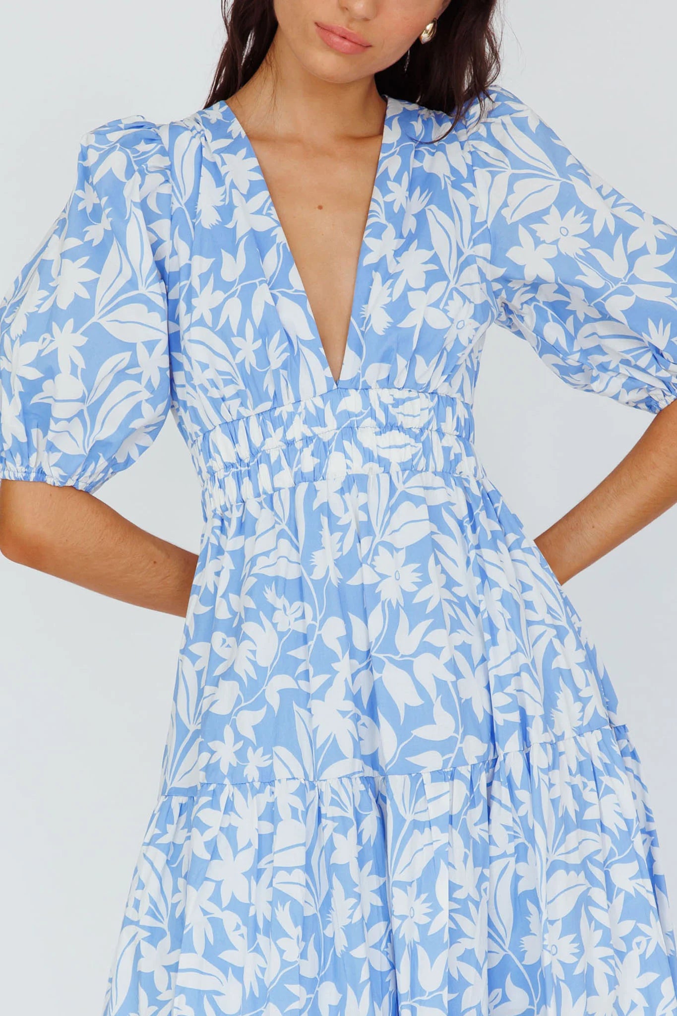 Summer Land V-Neckline Midi Dress Floral Blue
